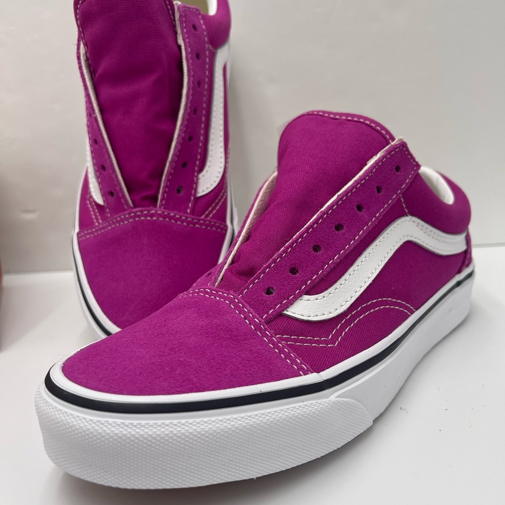 Vans WMNS Old Skool
Fuchsia Red/True White Sneakers
VN0A5KRF8ZV - Picture 2 of 16